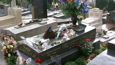 Tombe d'Edith Piaf dans le cimetière du Père Lachaise