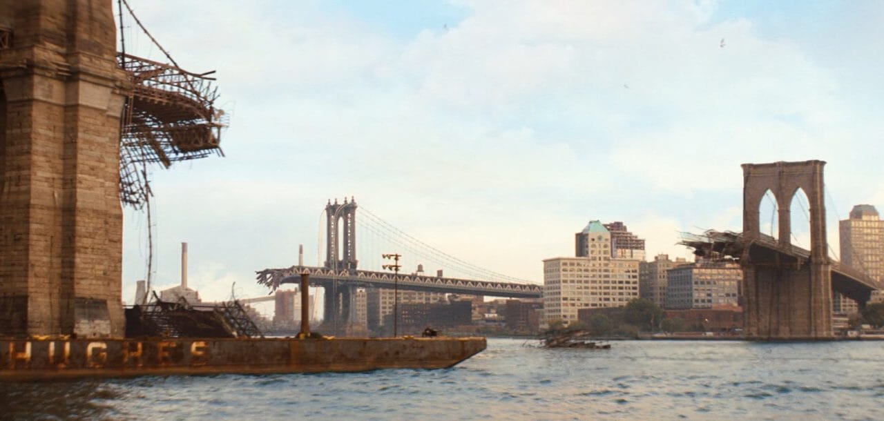 Brooklyn Bridge in the film I Am Legend (credit: Francis Lawrence / Warner Bros, Original Film, Heydey Film)