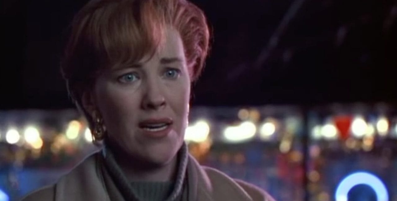 Kate is looking for Kevin in Times Square - Home Alone 2 (Chris Colombus / Hugues Entertainement / 20th Century Fox)