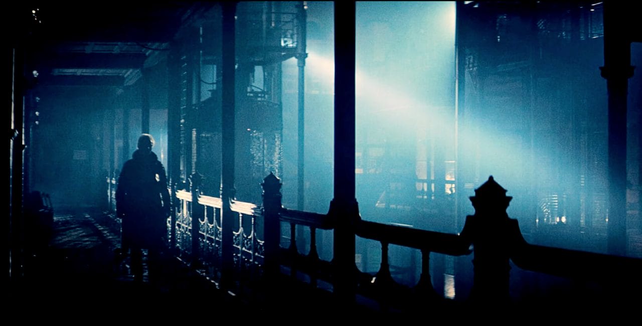 Scene in front of J. F. Sebastian's apartment in Blade Runner