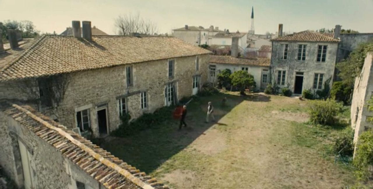 Scène dans la maison de Serge dans Alceste à bicyclette - Crédit : lms des Tournelles, Appaloosa Developpement et France 2 Cinéma