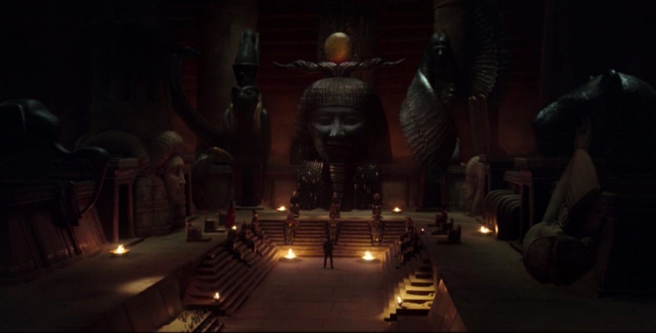 Scène dans la pyramide de Khéops dans Moon Knight