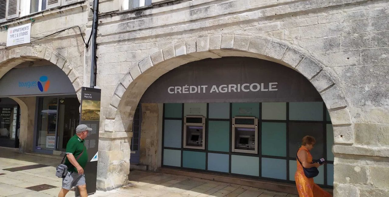 Banque Crédit Agricole Rue Chaudrier La Rochelle
