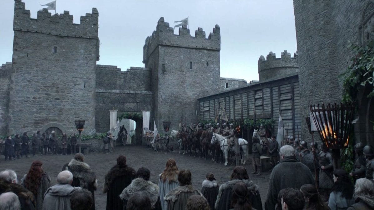 Scene in the courtyard of Winterfell castle in Game of Thrones