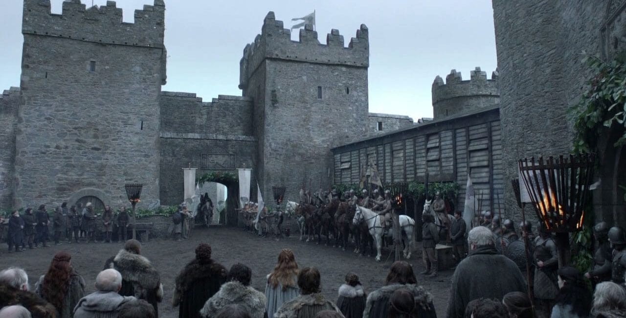 Scene in the courtyard of Winterfell castle in Game of Thrones