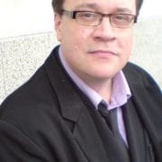 Russel T. Davies (CC BY 2.0 / Tony Hassall from Manchester, England — Cropped from 113/366 Russell T Davies)