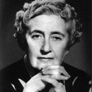 Agatha Christie (CC BY-SA 3.0 / Agatha Christie plaque -Torre Abbey.jpg: Violetriga)