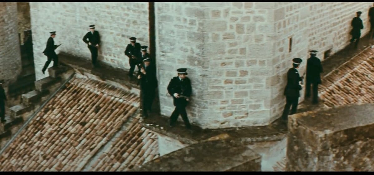 Scène au château de Lord Mac Rashley dans Fantômas contre Scotland Yard