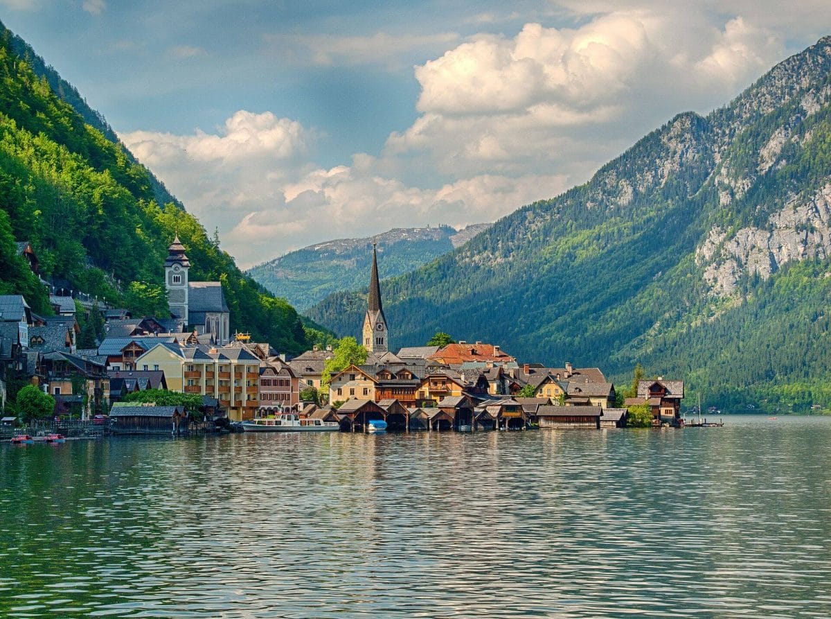 View of Austrian village of Hallstatt from the lake (CC BY 2.0 / Kevin Poh)