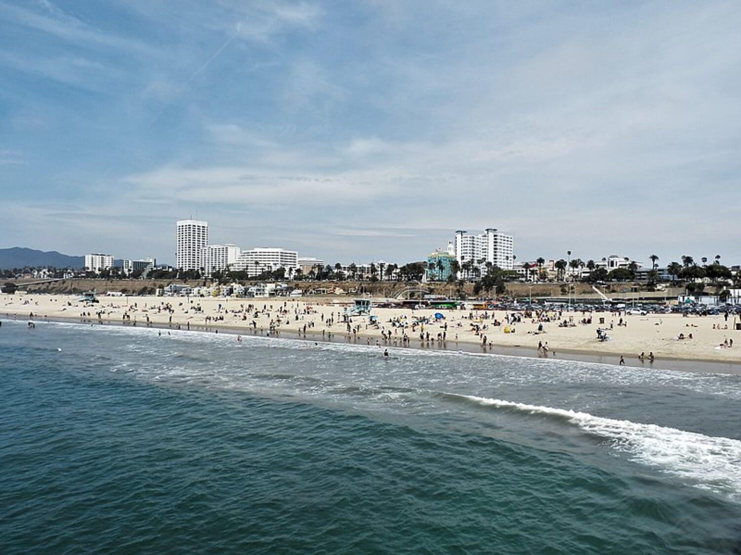Santa Monica State Beach - Photo Wikimedia Commons by Alexander Migl