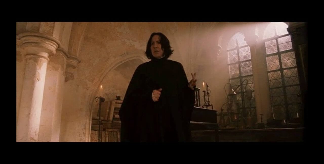 Scène dans les salles de classe de Poudlard dans Harry Potter à l'école des sorciers