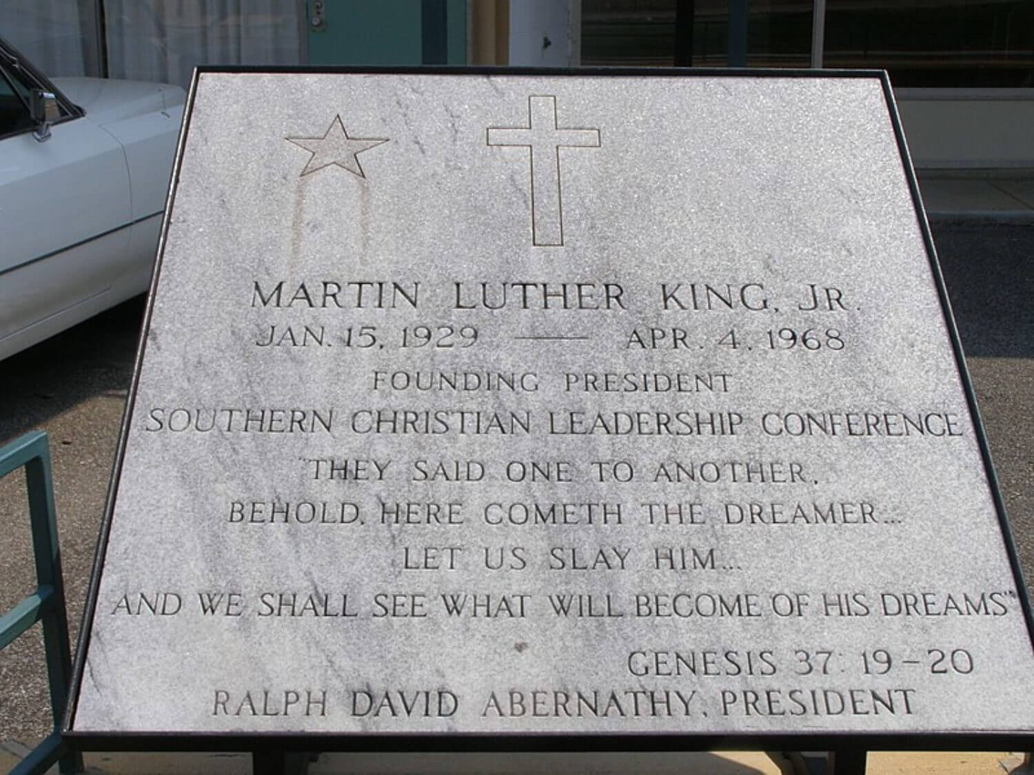 Martin Luther King tribute plaque - Wikimedia Commons photo by Chris Light