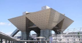 Tokyo Big Sight, Tokyo International Exhibition Center, Koto, Tokyo, Japan by Morio (CC BY-SA 3.0)