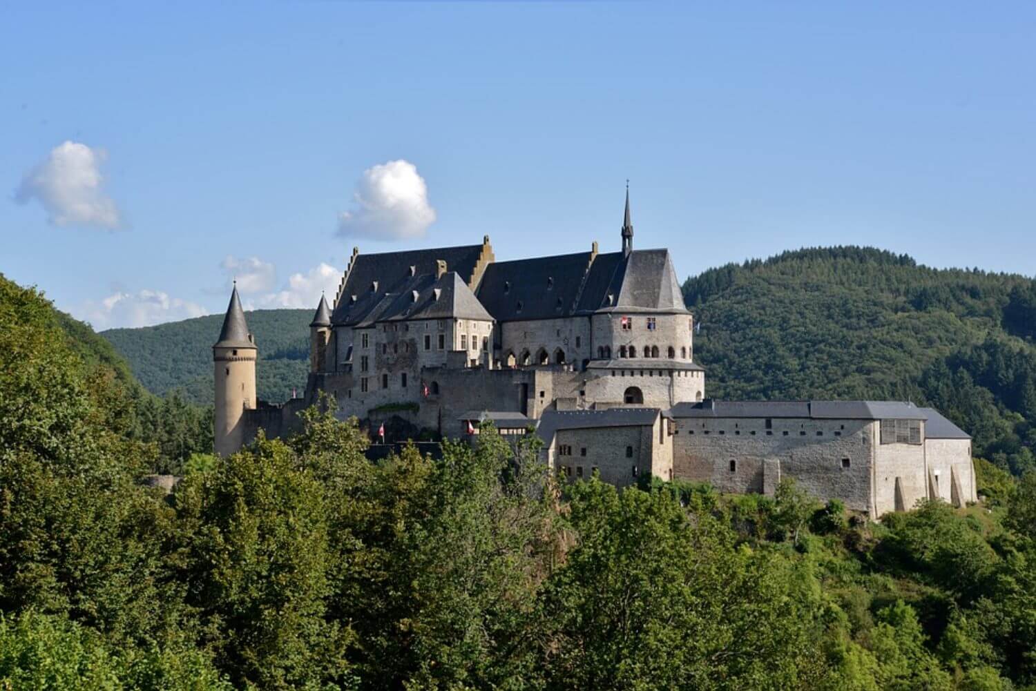 Vianden Castle - Image by YvonneHuijbens from Pixabay