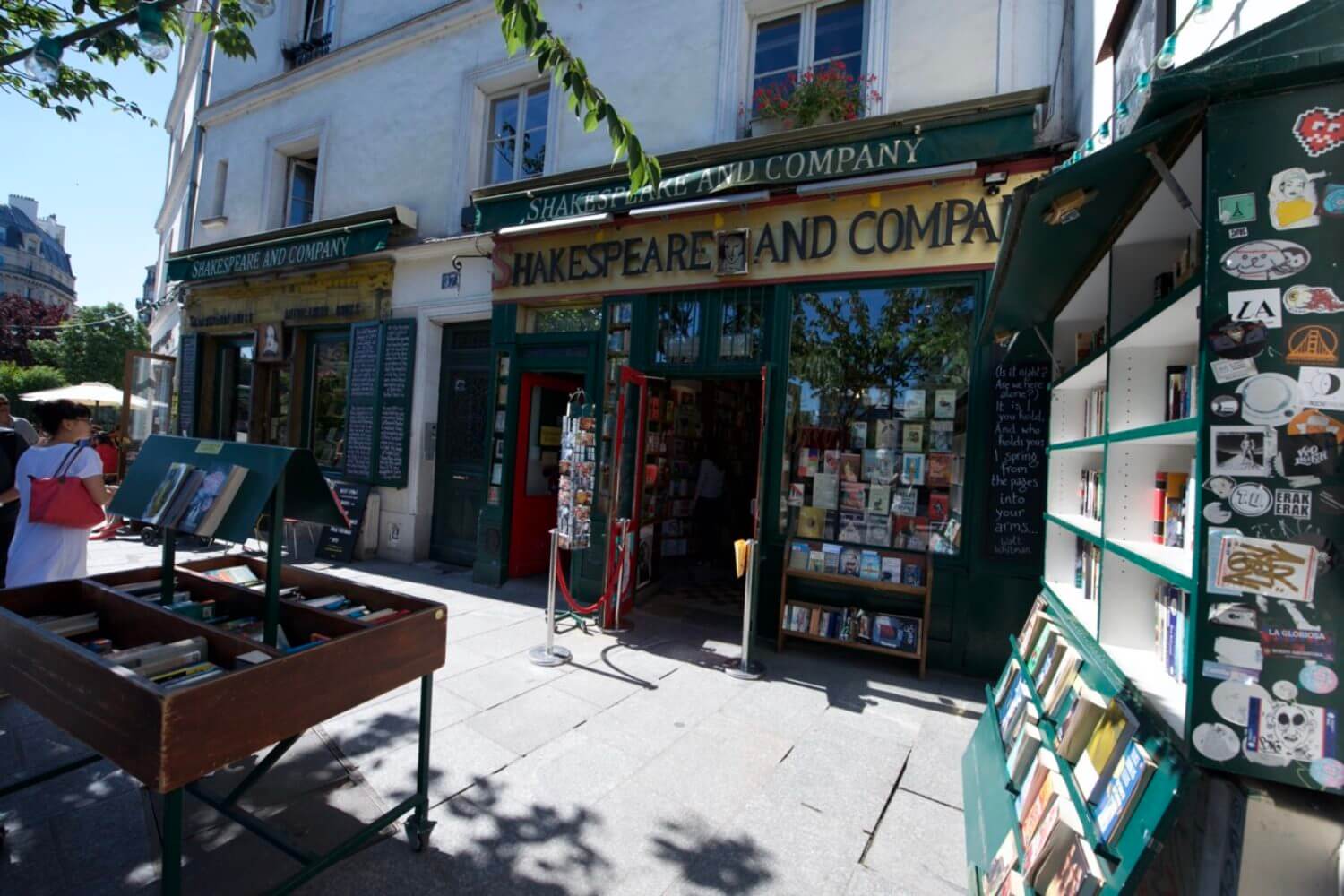 Shakespeare and Company - Photo credit: Fantrippers